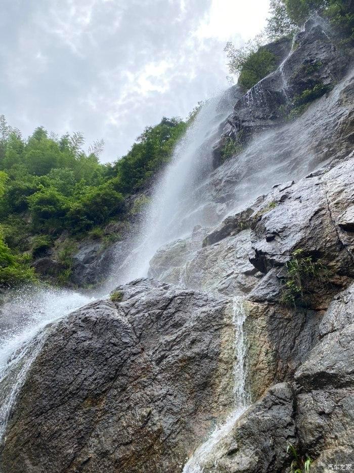 坐上火车去秦岭看雪 陕西首趟“银发冰雪游”旅游专列开行