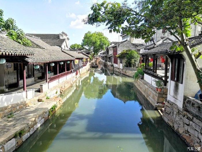 一个男人，优点就是人品好，父母已经买好房车，只是不求上进，成天单位混日子，这样的男人大把女人想嫁？游戏画面
